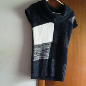 Short sleeve sweater top